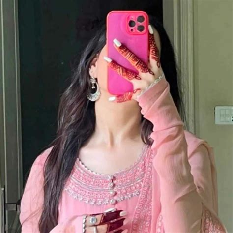 girls dp with iphone|Free Aesthetic Girls Dp Photos .